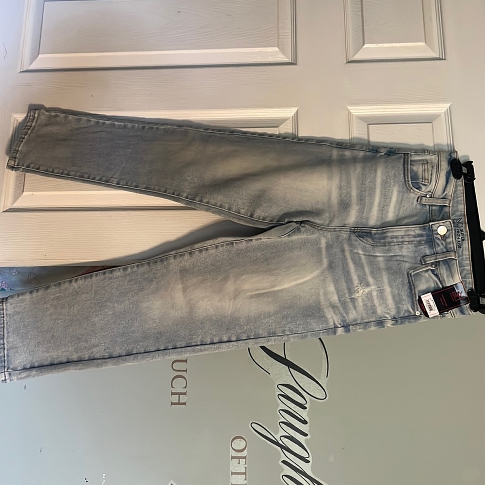Super high rise curvy fit capris